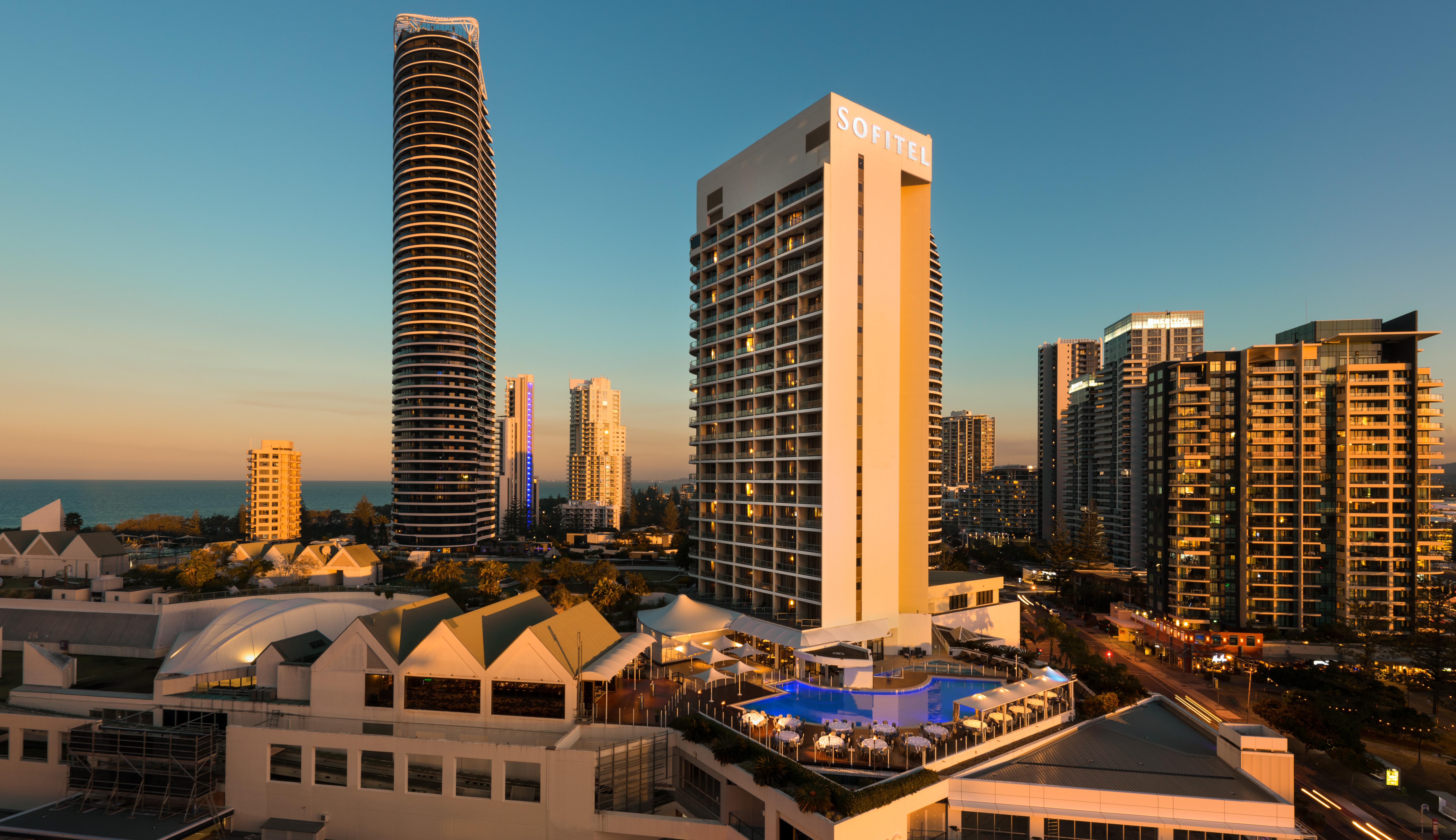 Sofitel Gold Coast Broadbeach Exteriér fotografie The hotel in 2012