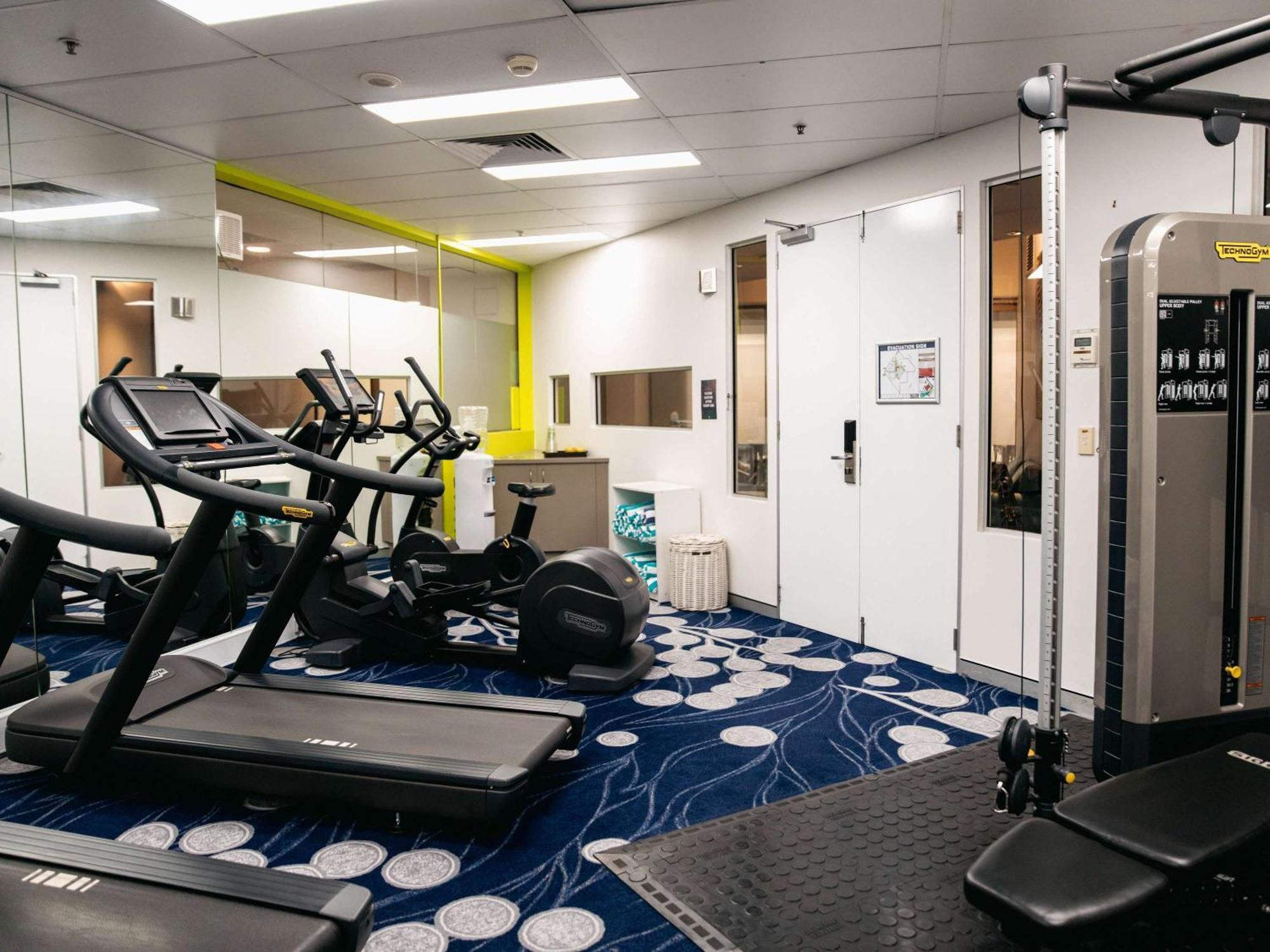 Sofitel Gold Coast Broadbeach Exteriér fotografie The gym on board