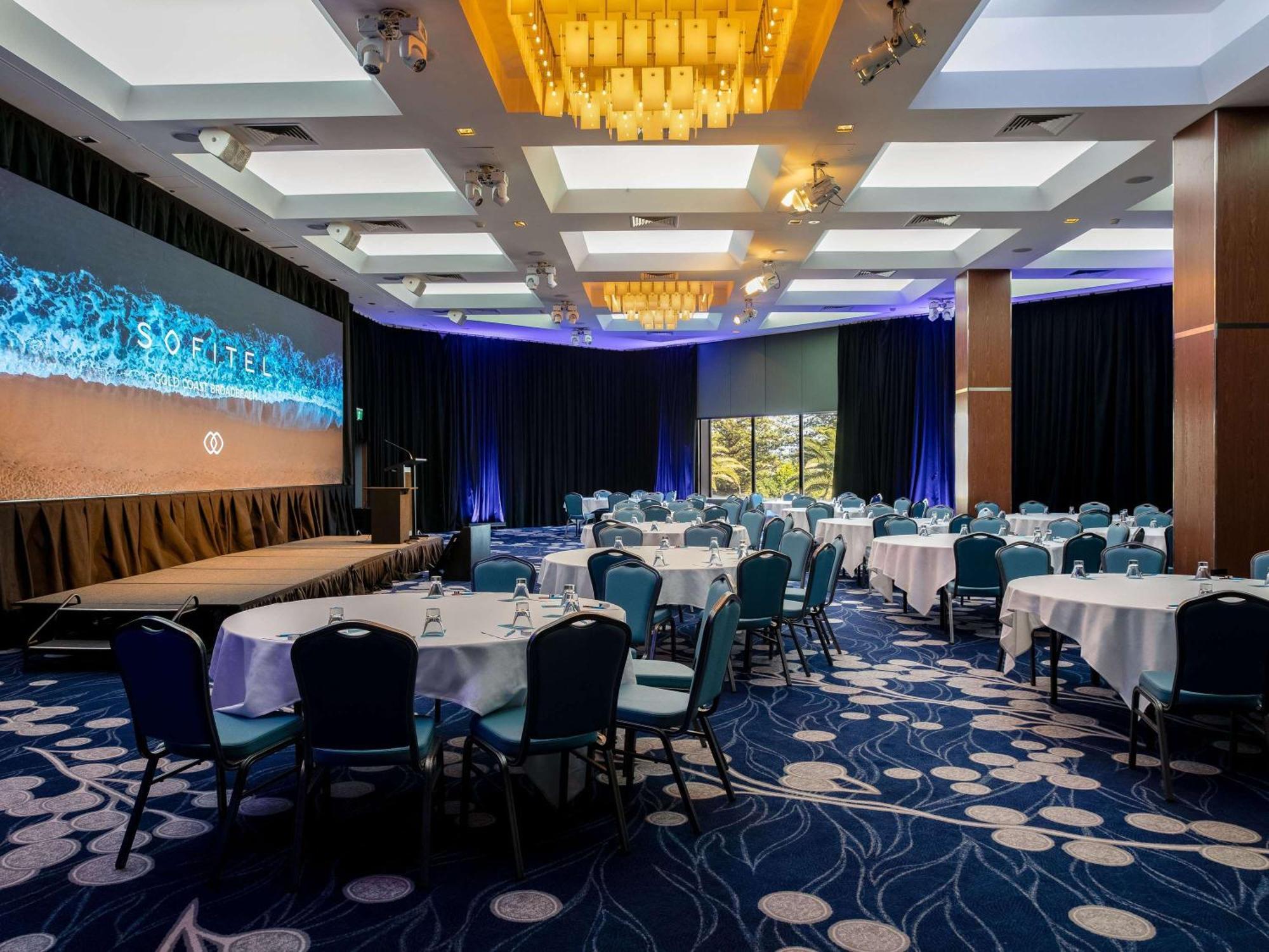 Sofitel Gold Coast Broadbeach Exteriér fotografie The ballroom at the Sheraton Centre