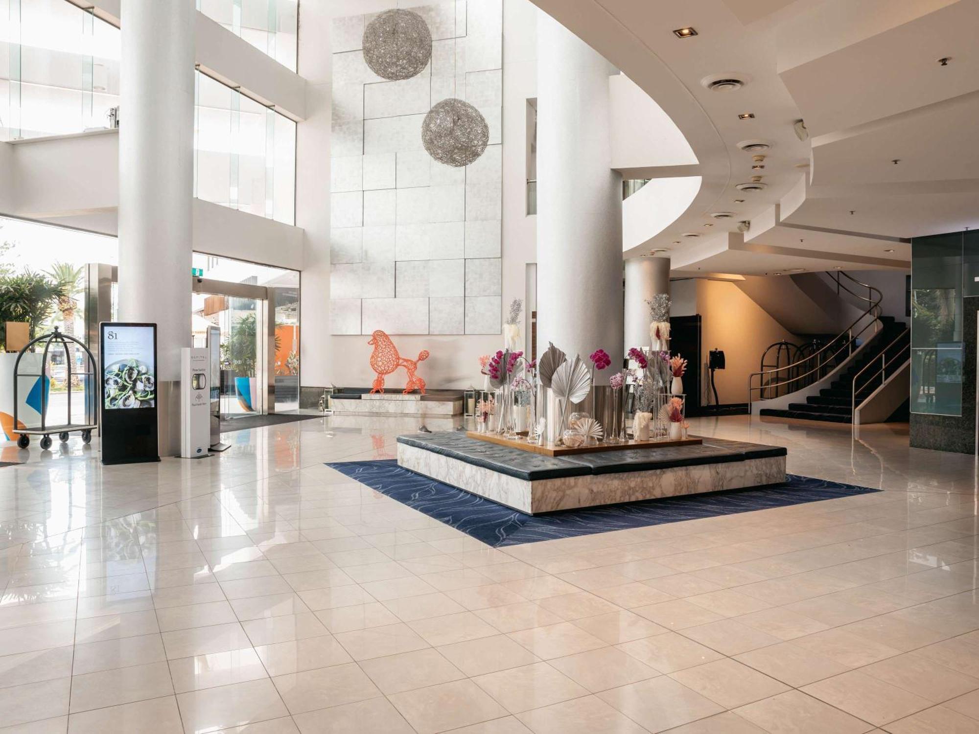 Sofitel Gold Coast Broadbeach Exteriér fotografie Lobby